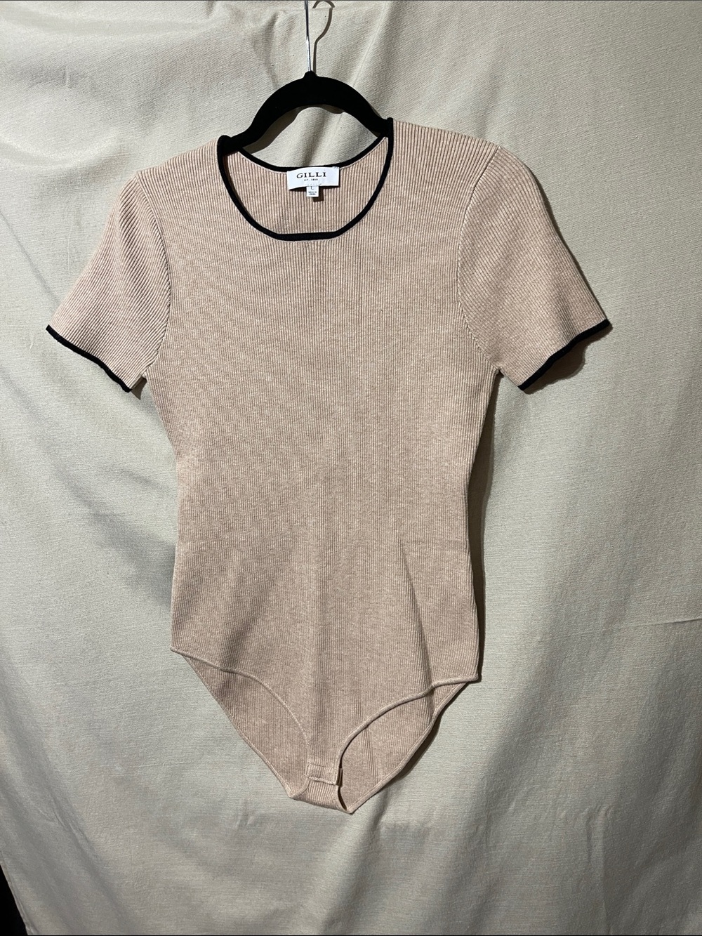 Gilli Beige Ribbed Short-Sleeve Bodysuit with Black Trim NWOT